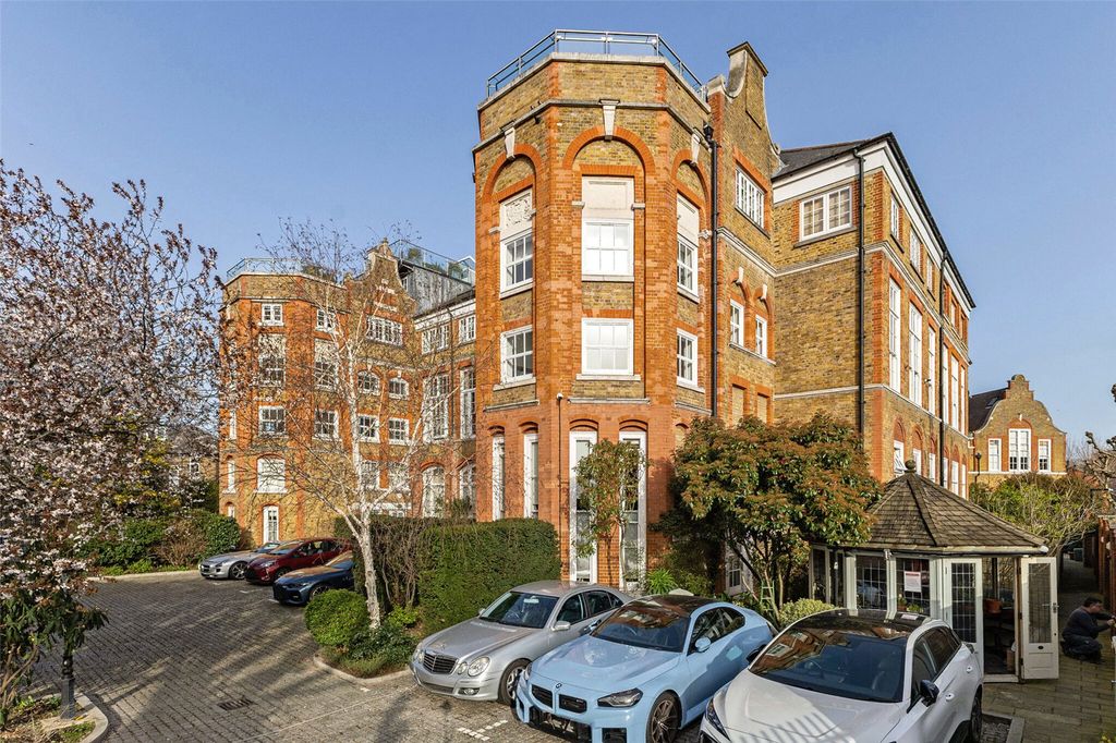 Property photo 3 of 15 Picture No. 02