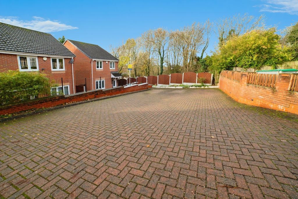 Property photo 3 of 18 Pbox-Img.Jpg