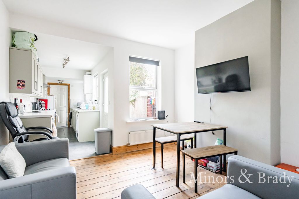 Property photo 3 of 14