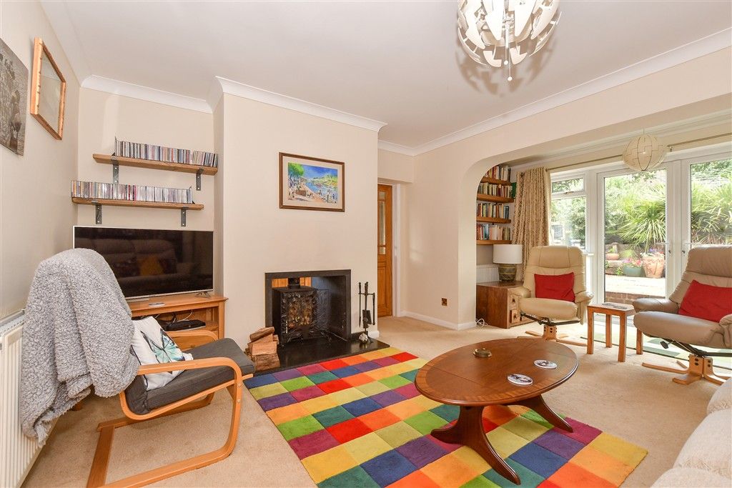 Property photo 2 of 13 Lounge