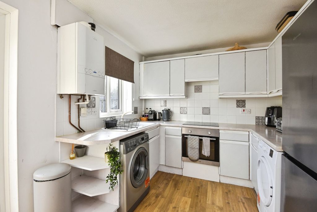 Property photo 3 of 20 Pbox-Img.Jpg