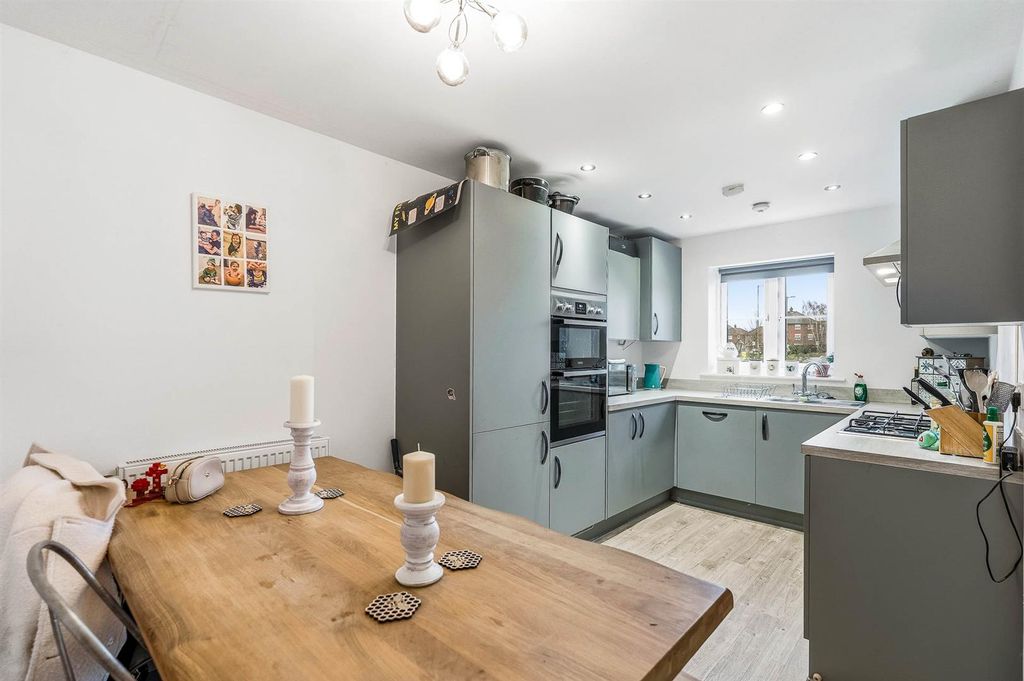 Property photo 2 of 15 Kitchen Diner