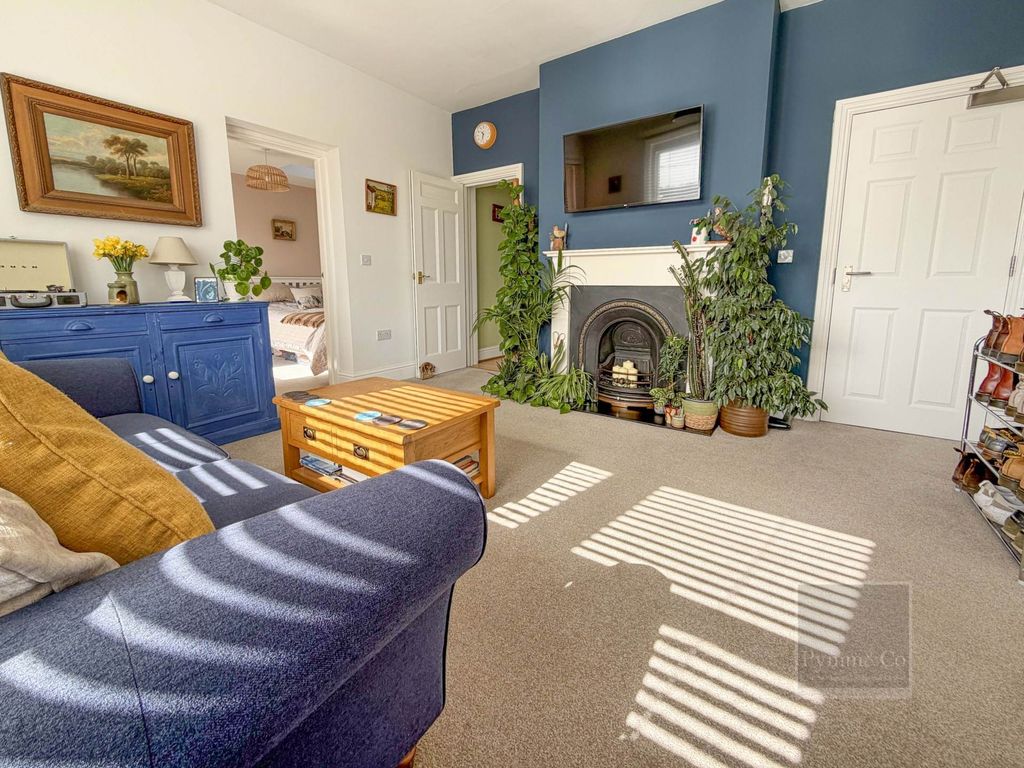 Property photo 3 of 12