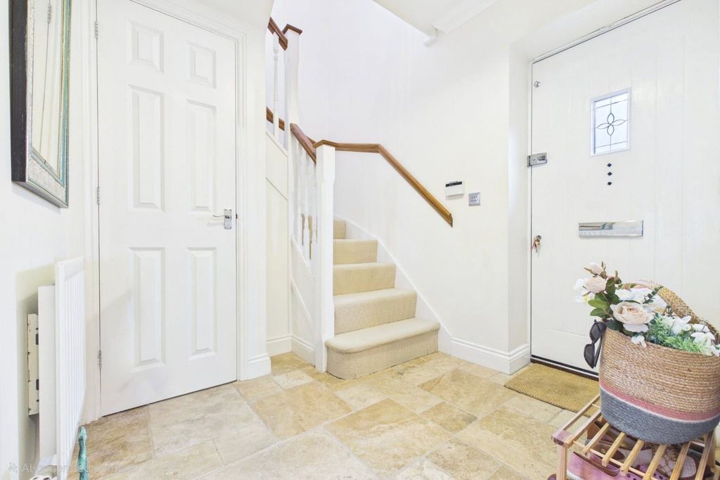 Property photo 3 of 22 Hallway