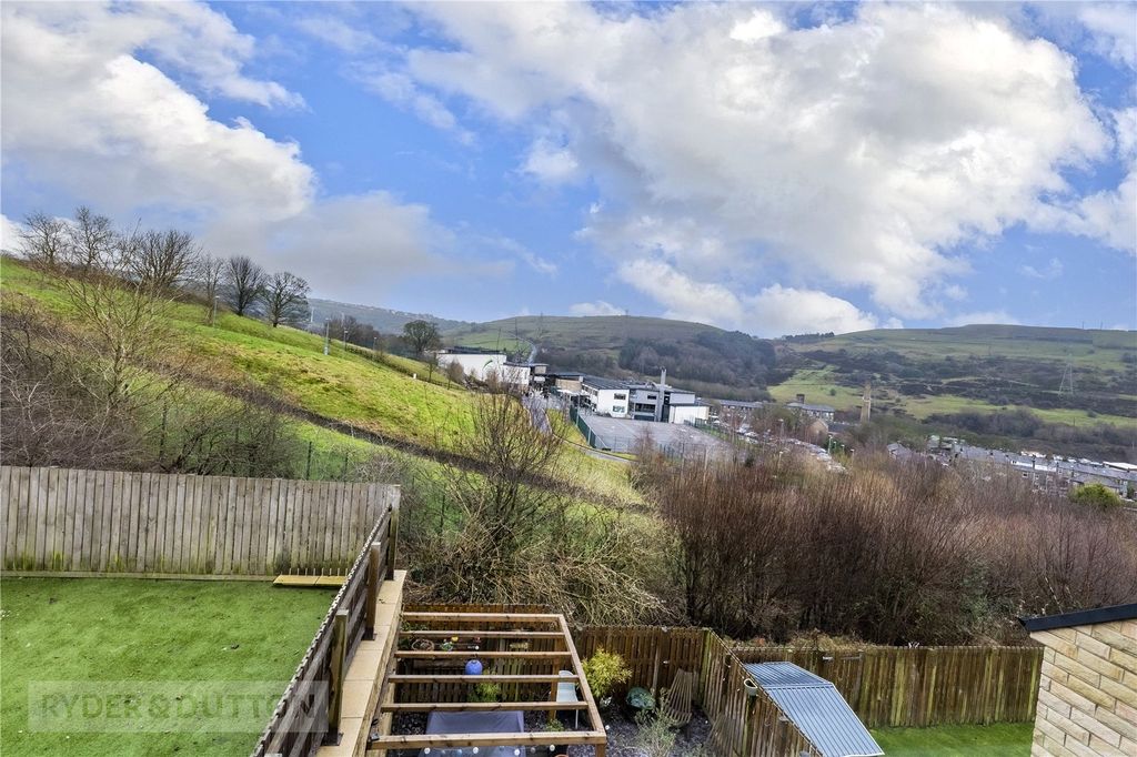 Property photo 3 of 31 Picture No. 22