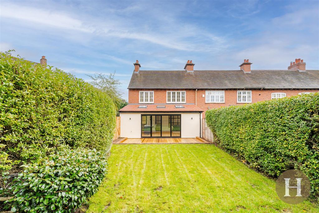 Property photo 3 of 28 Hadleigh Estate Agents-63.Jpg