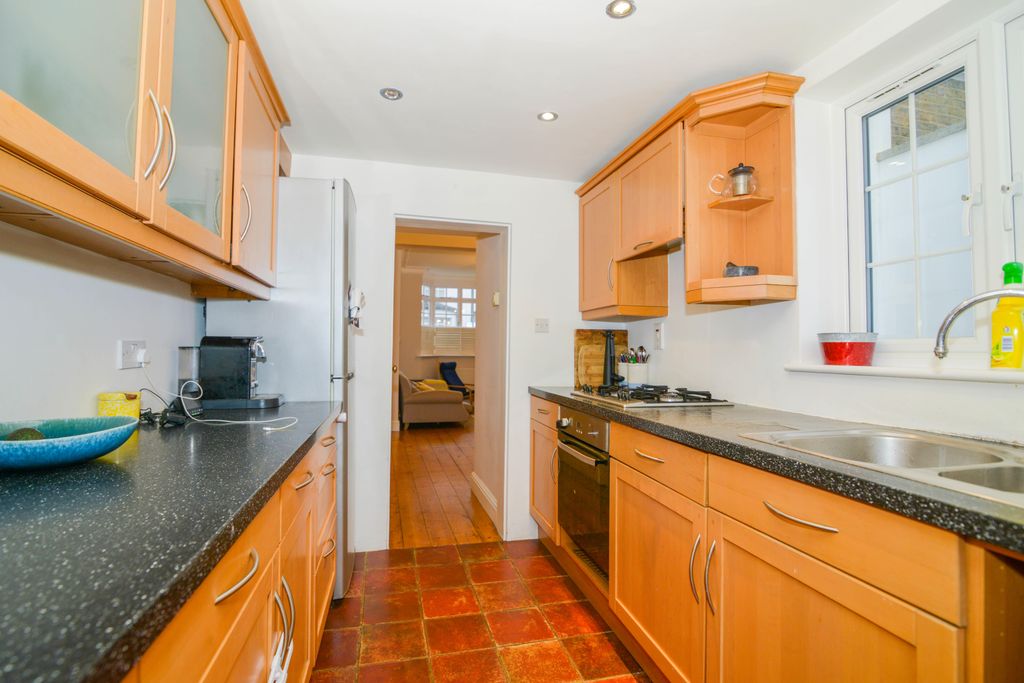 Property photo 3 of 8