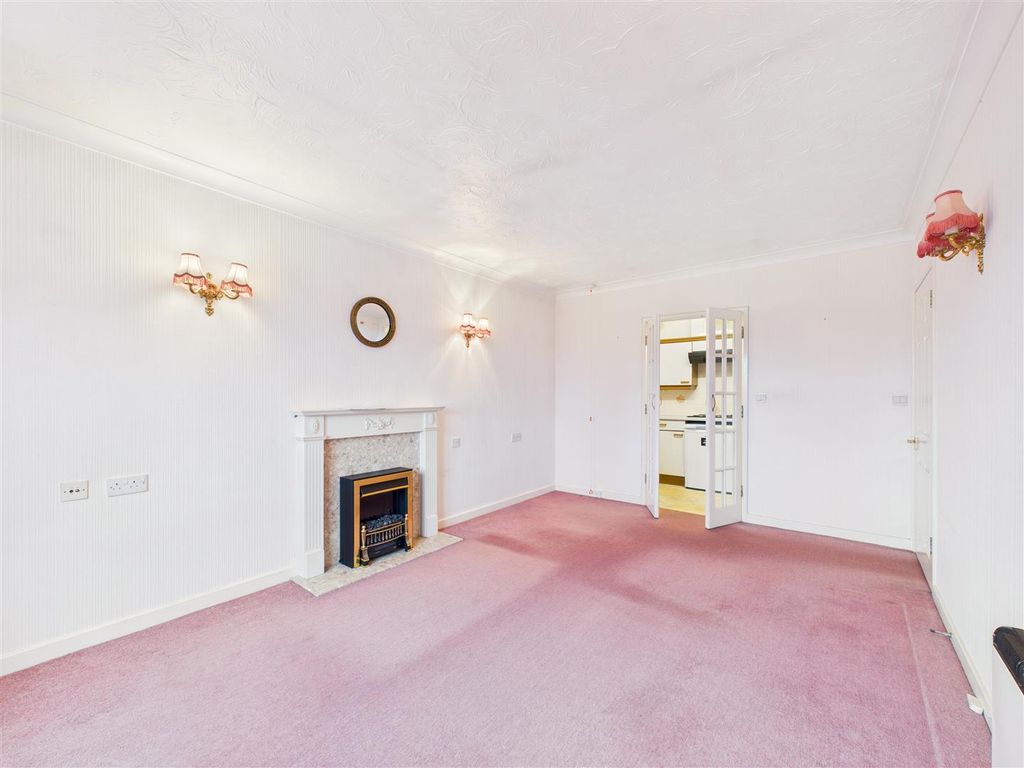 Property photo 3 of 14 Cam03303G0-Pr0265-Still008.Jpg