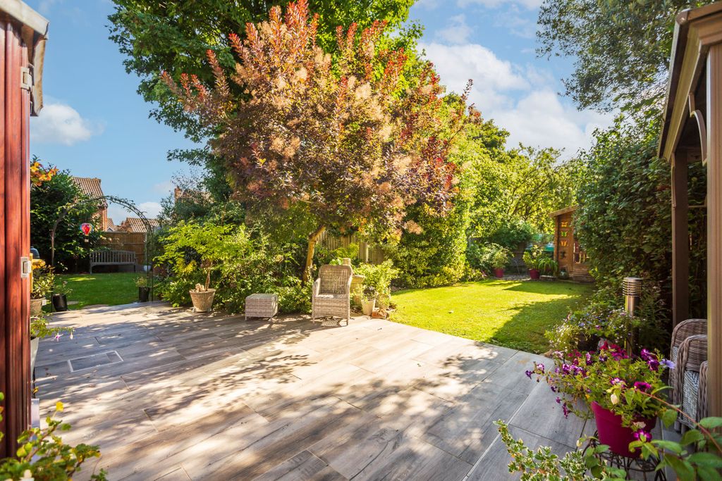 Property photo 2 of 16