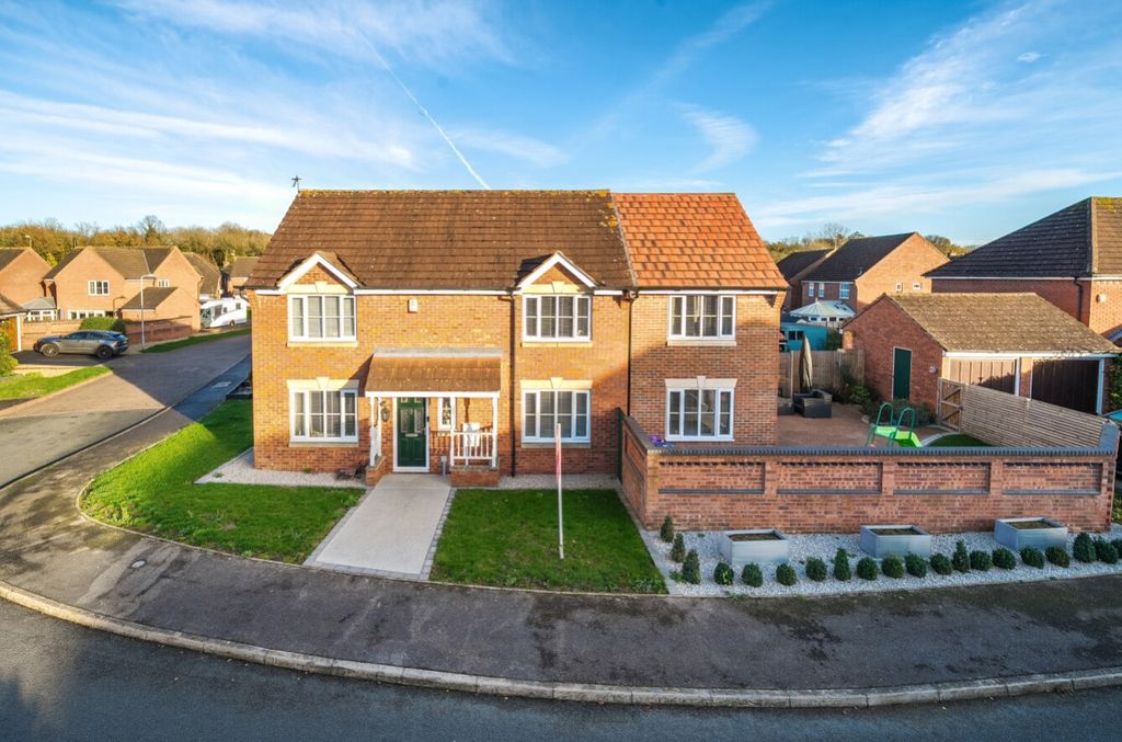 Property photo 1 of 25 1380952-2-6915Eda02367c-Arw