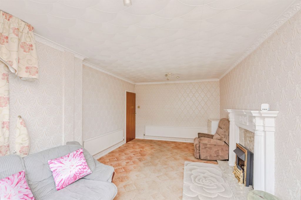 Property photo 3 of 27