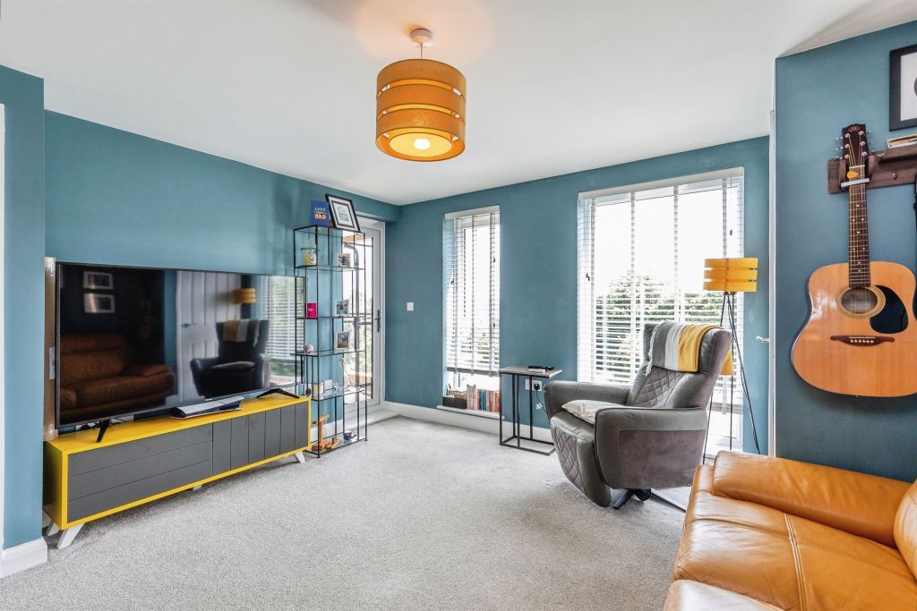 Property photo 2 of 17