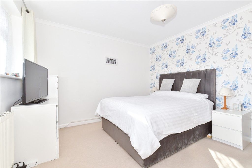 Property photo 3 of 11 Bedroom 1