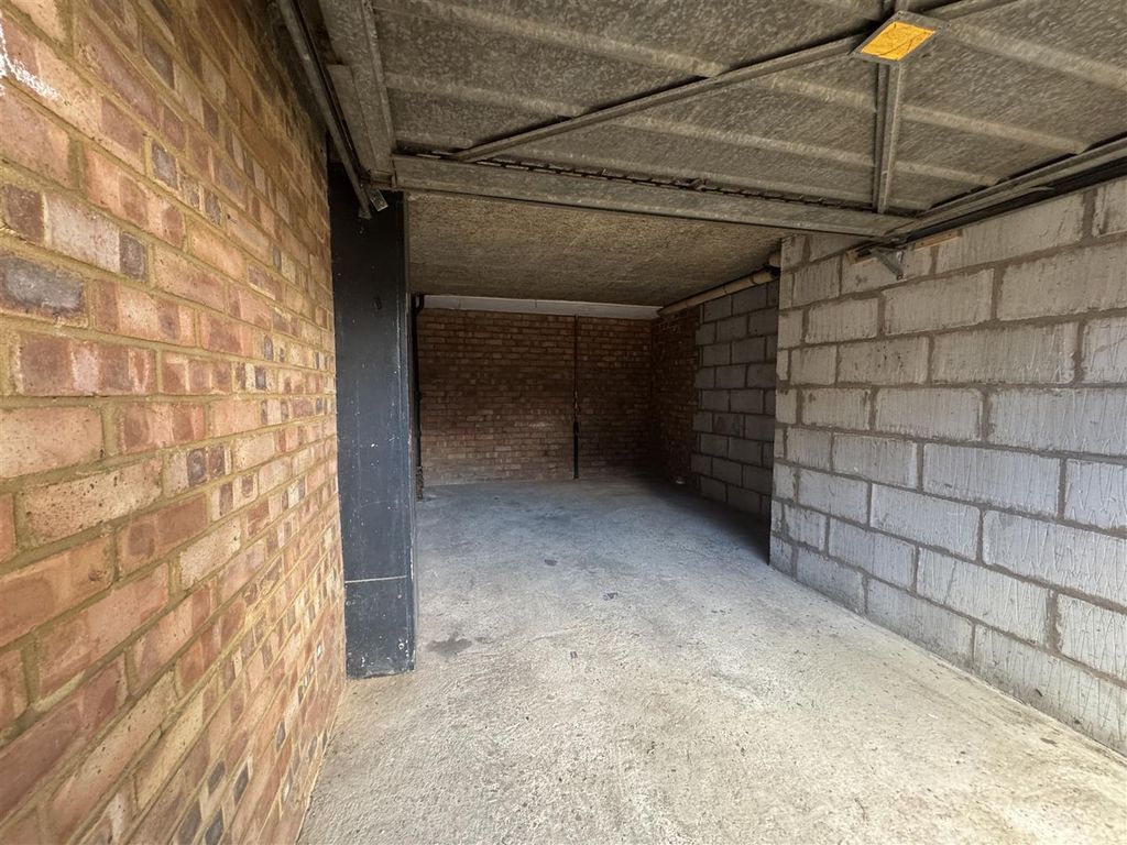 Property photo 1 of 3