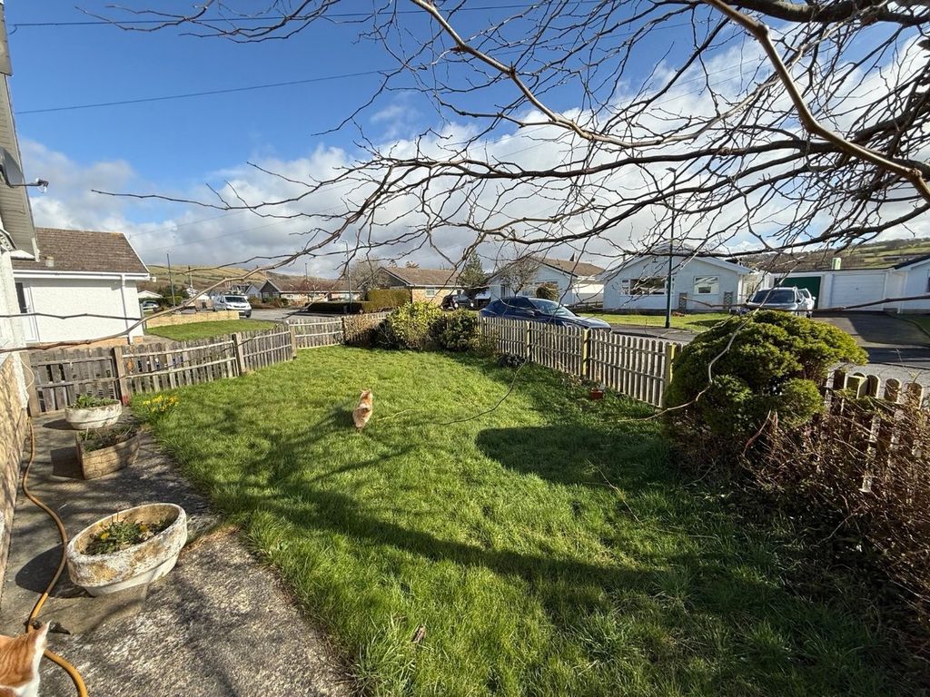 Property photo 2 of 21