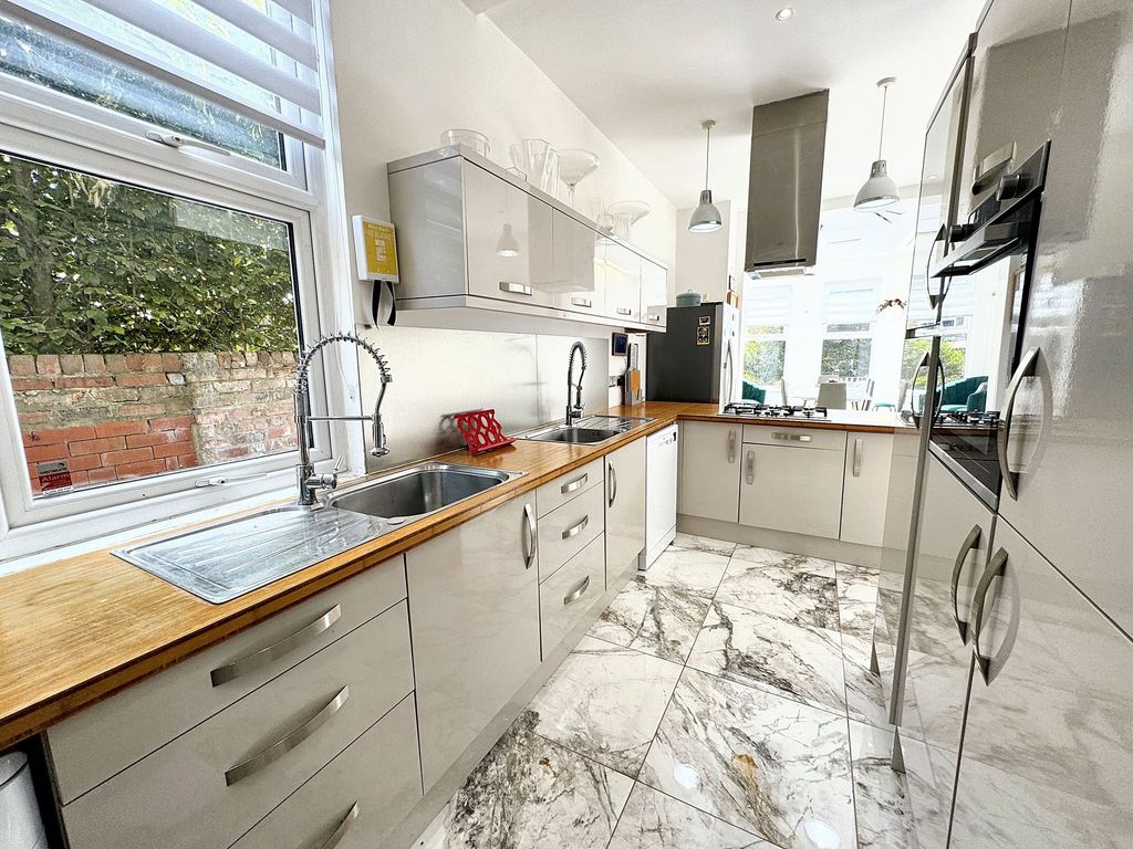 Property photo 2 of 39 2