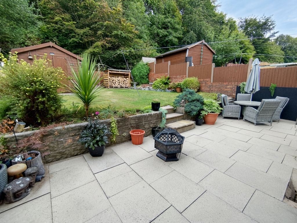 Property photo 2 of 28