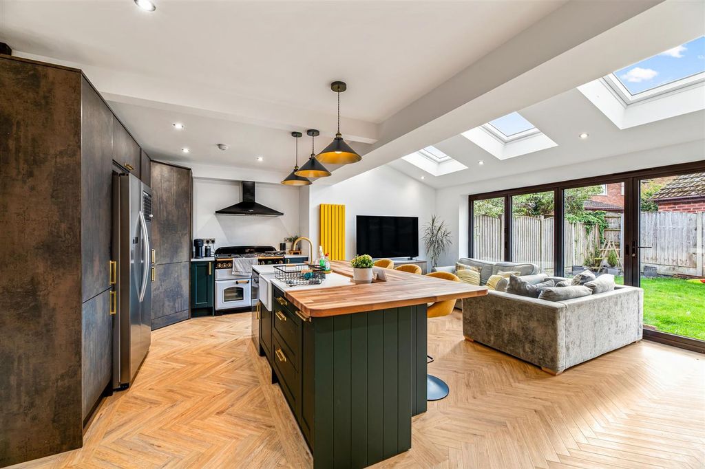 Property photo 3 of 24 Kitchen/Diner