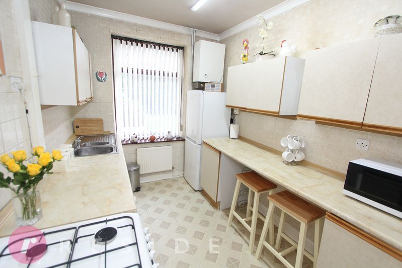 Property photo 3 of 12 Kitchen