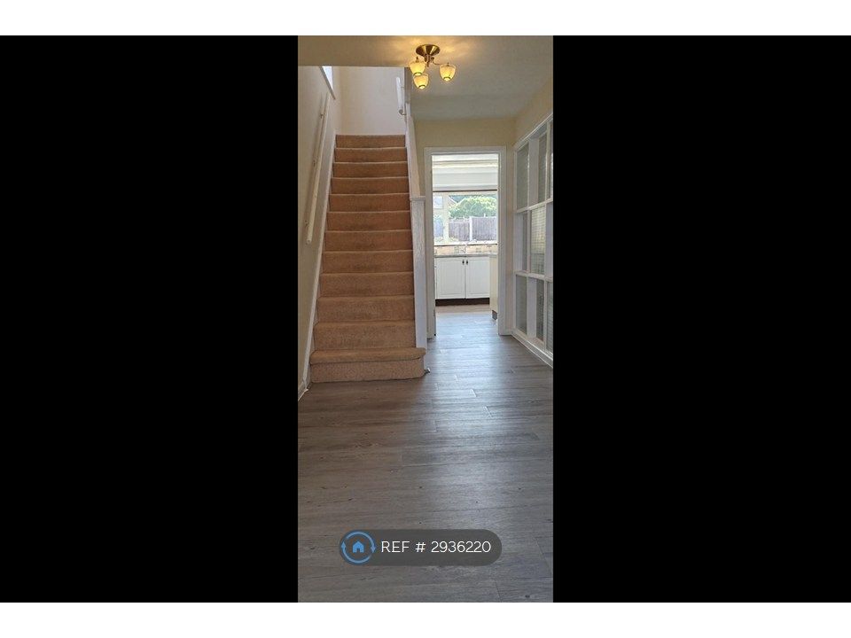 Property photo 2 of 17 Hallway