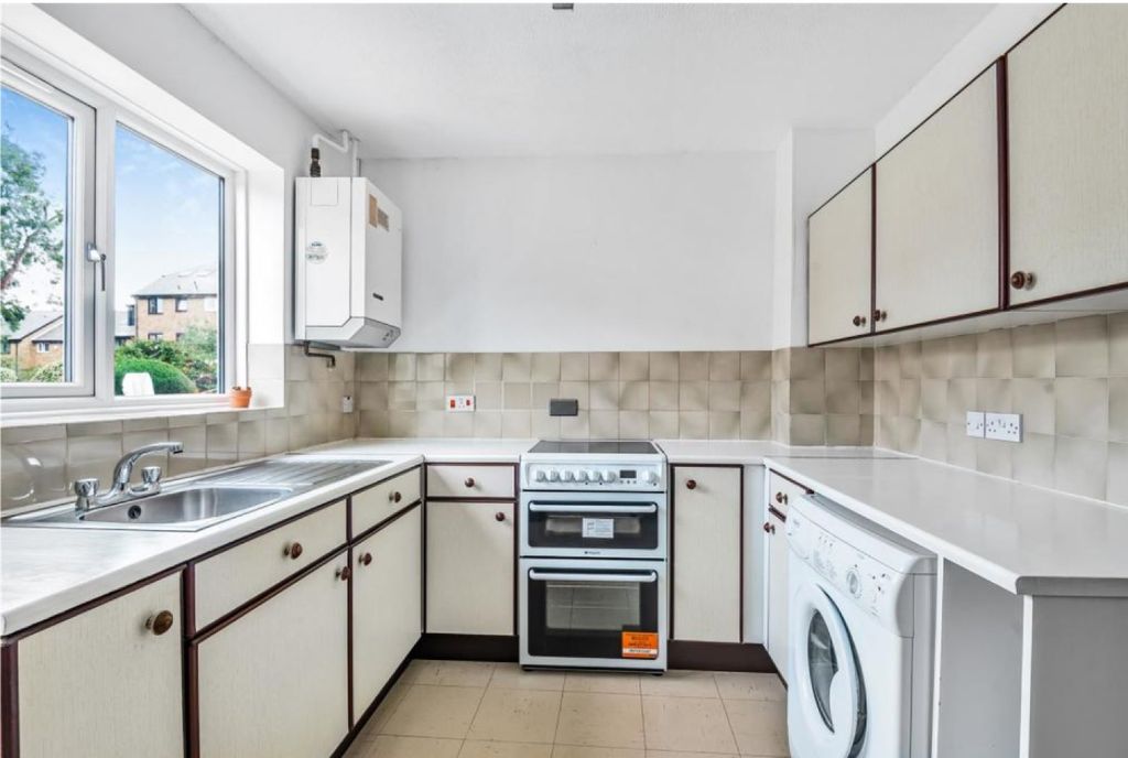 Property photo 3 of 23 Picture No. 11