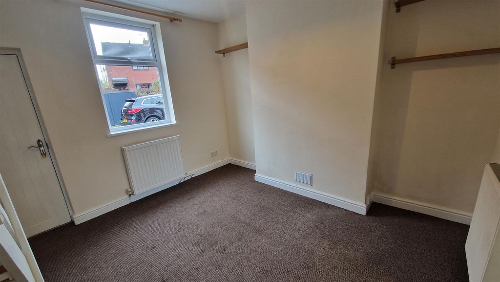 Property photo 3 of 7 Lounge