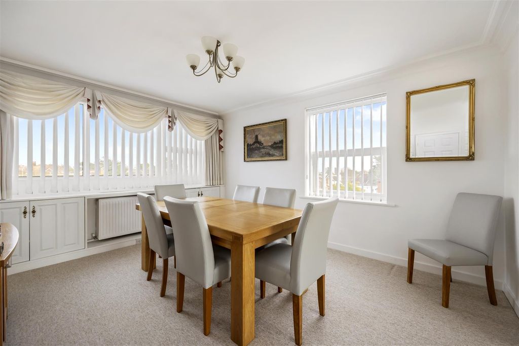Property photo 3 of 22 Grand Avenue, Wellington Court 12-011.Jpg