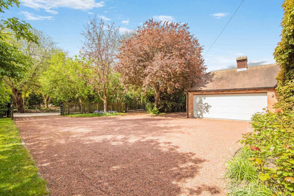 Property photo 3 of 35