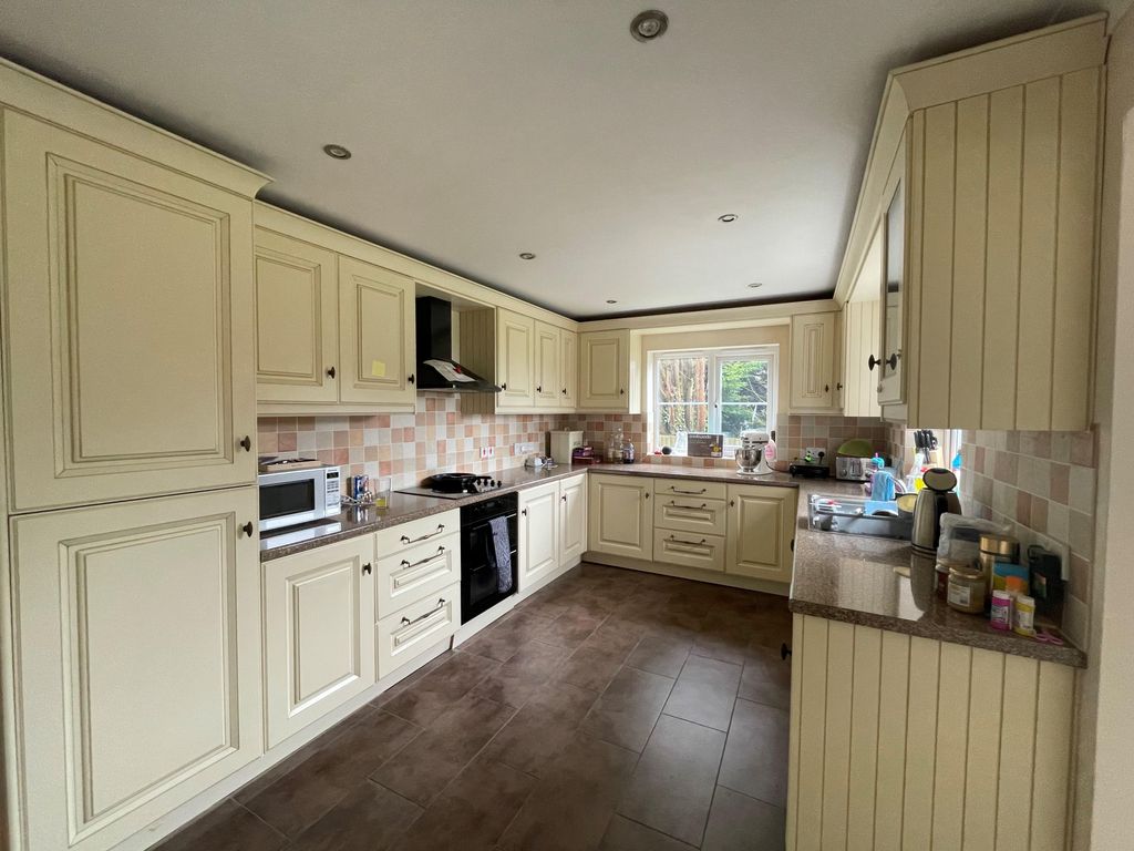 Property photo 2 of 15 Kitchen