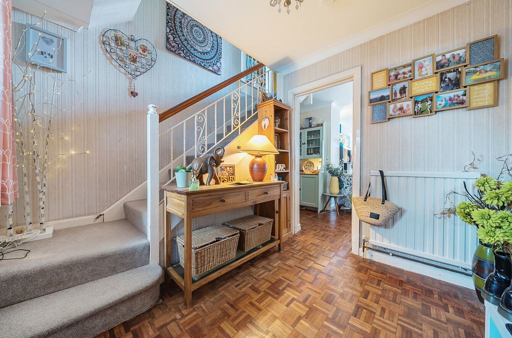 Property photo 2 of 15 1330657-23-688c91...