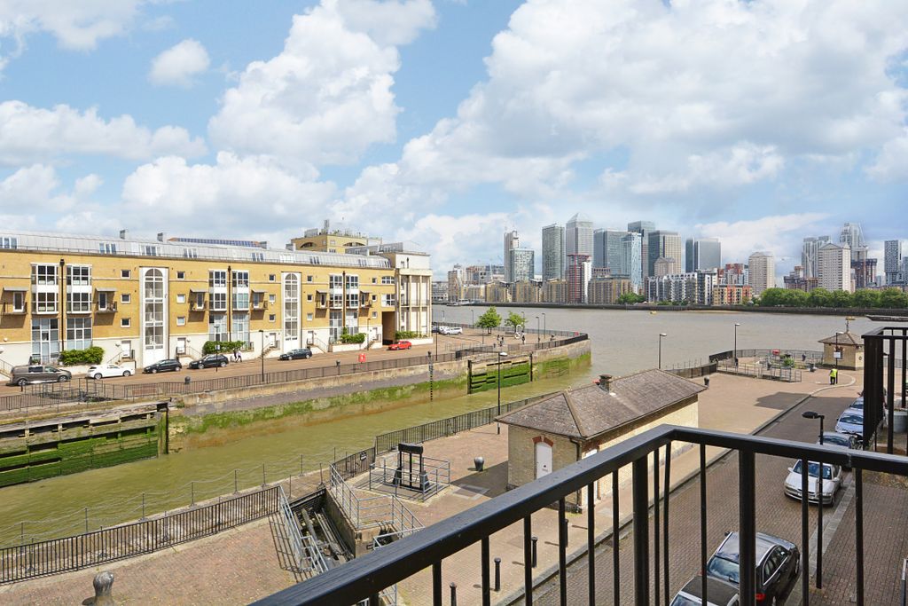 Property photo 3 of 9 Stunning City View From The Balcony