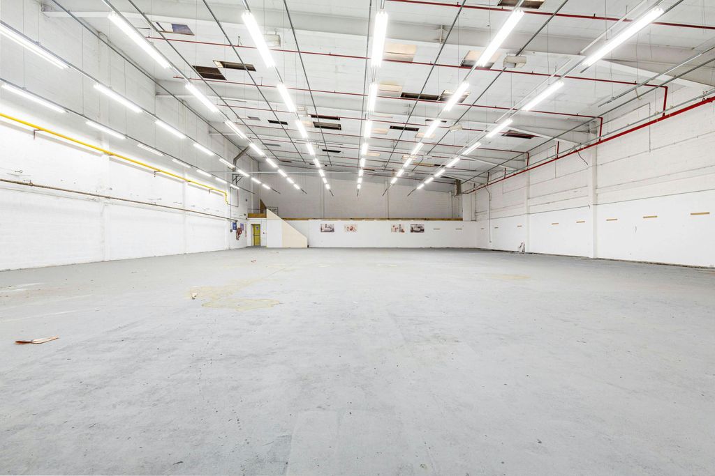 Property photo 1 of 7 Forest_Real_Estateunit_3_Meridian_Trading_Estate19.Jpg