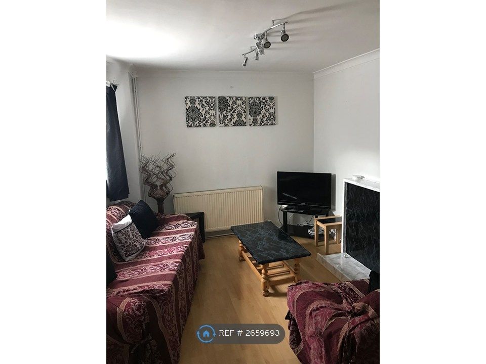 Property photo 2 of 20