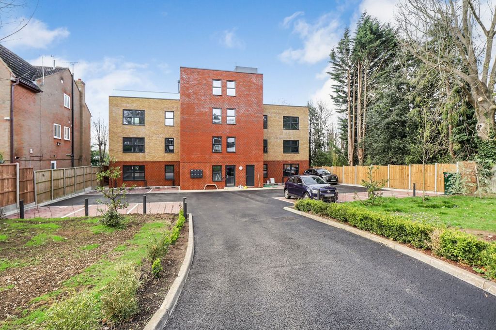 Property photo 1 of 8