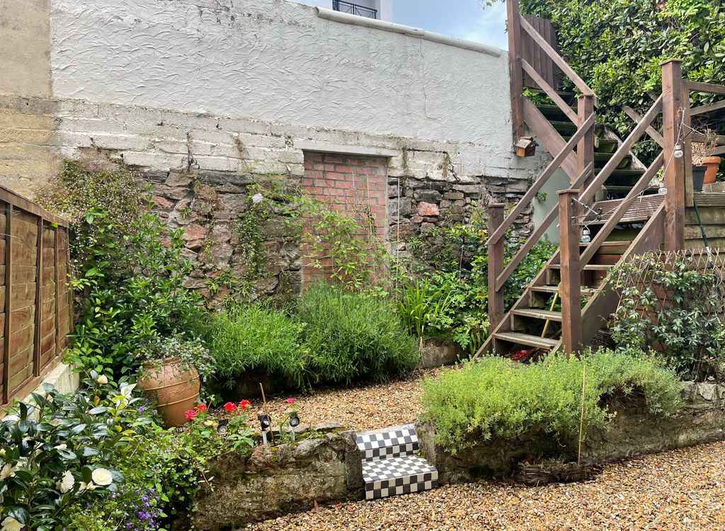Property photo 3 of 21 Garden