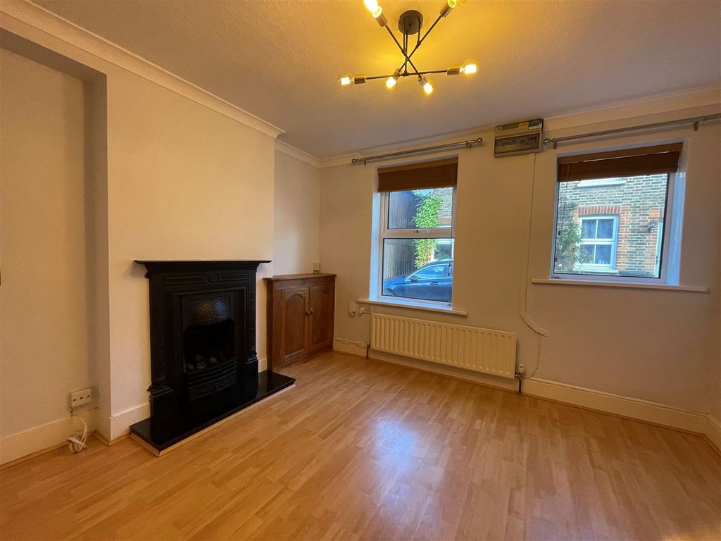 Property photo 3 of 7 Front Room.Jpg
