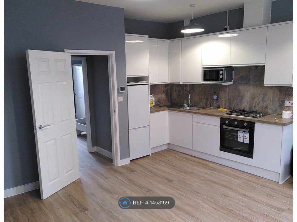 Property photo 1 of 9 Kitchen Area