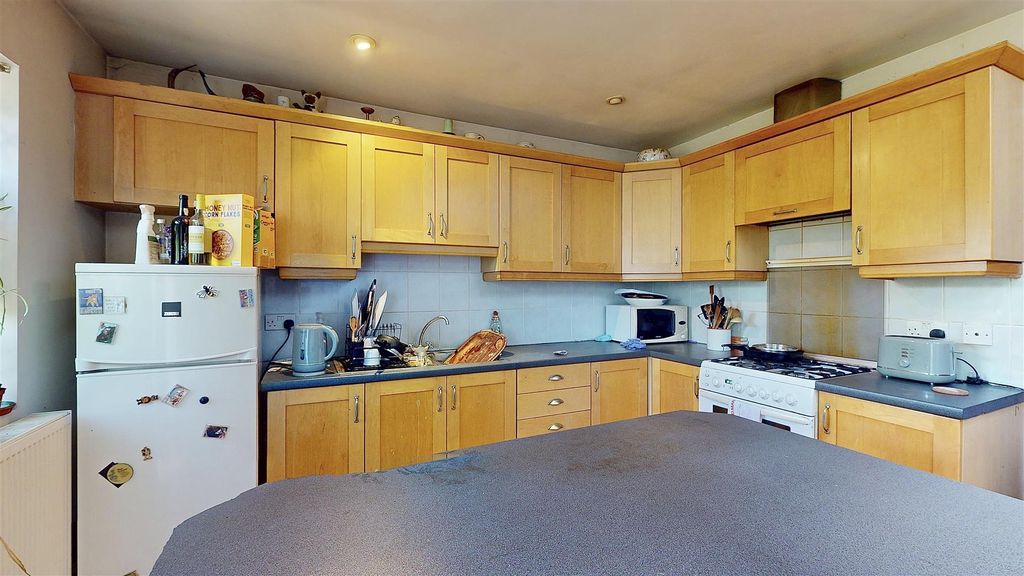 Property photo 3 of 13 P6.Jpg