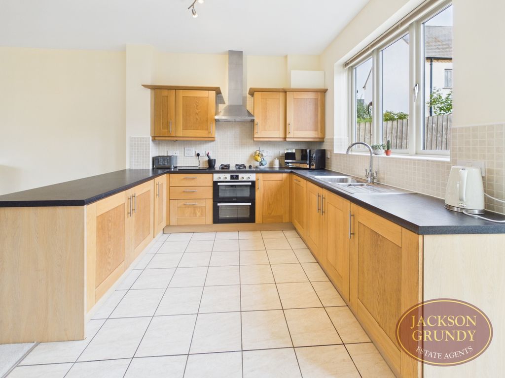 Property photo 3 of 20 High Street