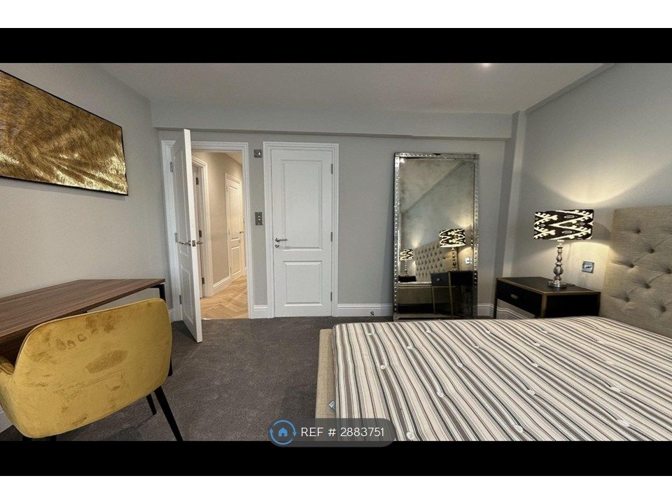 Property photo 3 of 10 Master Bedroom