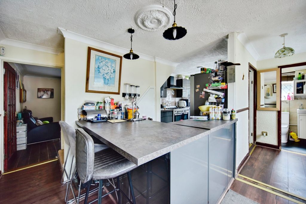 Property photo 2 of 20 Kitchen