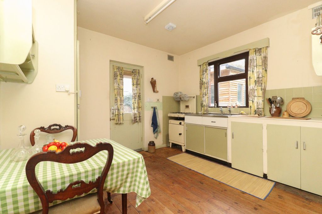 Property photo 3 of 18 Picture 3