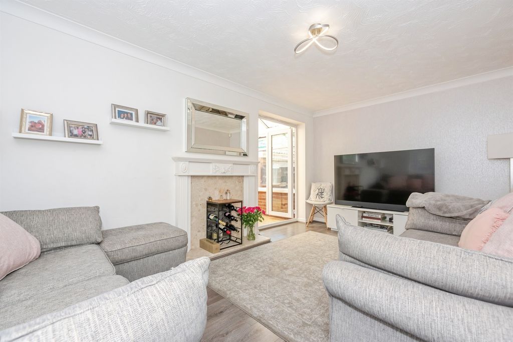 Property photo 3 of 16