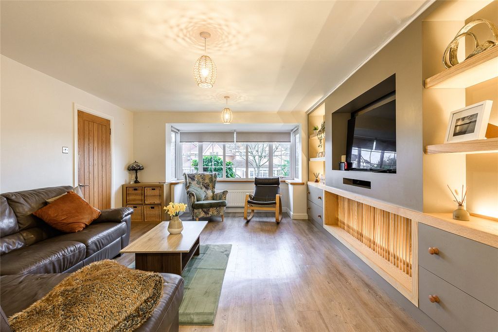 Property photo 3 of 33 Picture No. 21