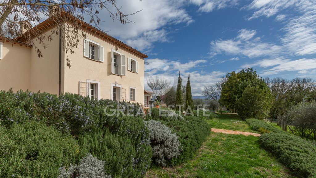 Property photo 2 of 49