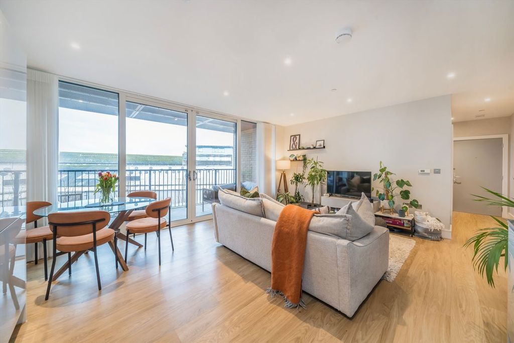 Property photo 3 of 8