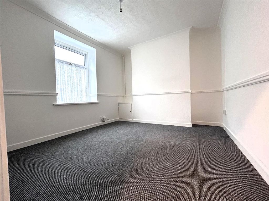 Property photo 2 of 8 Reception Room