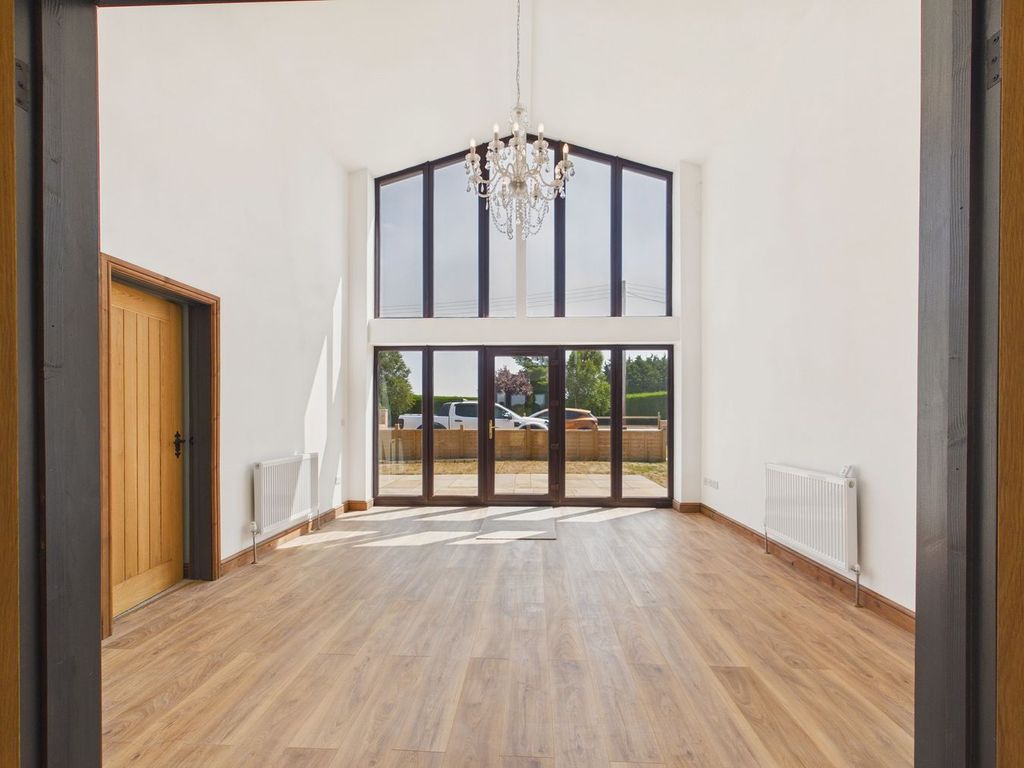 Property photo 2 of 30