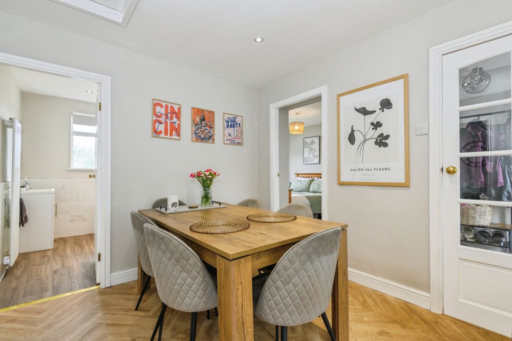 Property photo 3 of 11 Dining Room