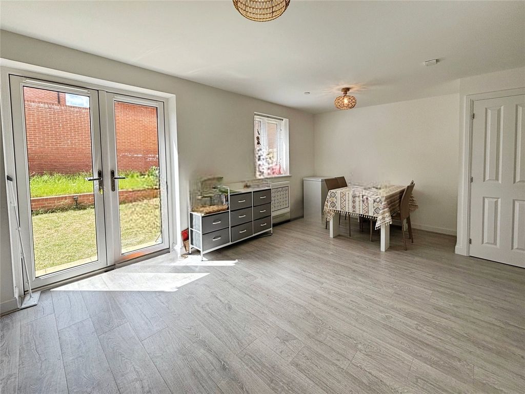 Property photo 3 of 14 Picture No. 05